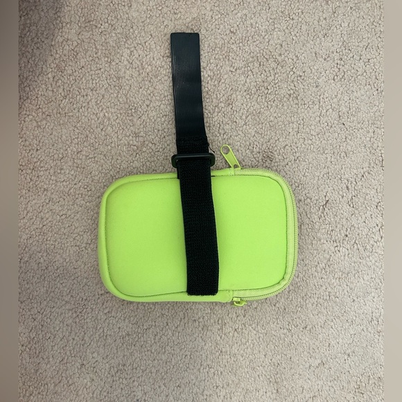 Lime green Velcro zipper mesh pouch for Stanley tumbler cup - Picture 2 of 2